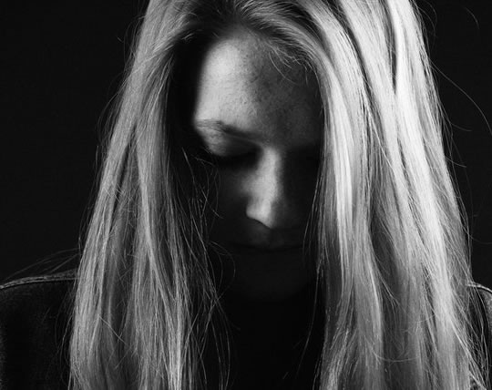 3 Subtle Linguistic Signs Of Depression